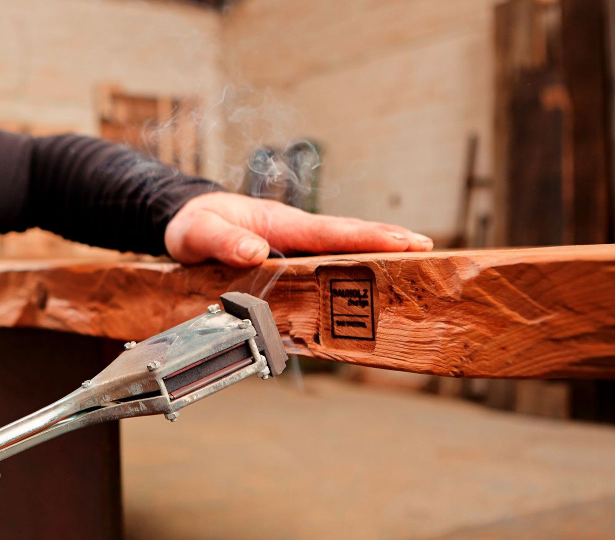 Branding im Möbelstück